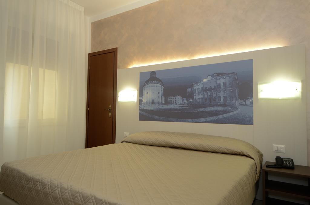 Hotel Lido Mazzini ロアーノ 部屋 写真